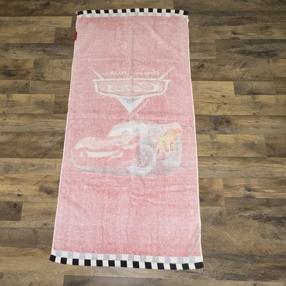 Disney Pixar CARS Lightning McQueen Beach Towel 51